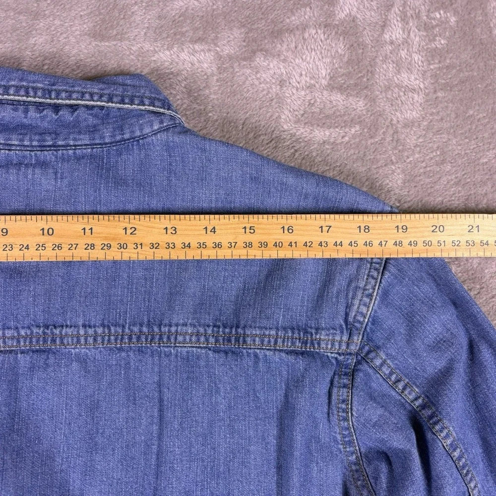 Levi's Denim Snap Shirt Medium Wash Button Up Unisex‎ L Coastal Cowgirl Western